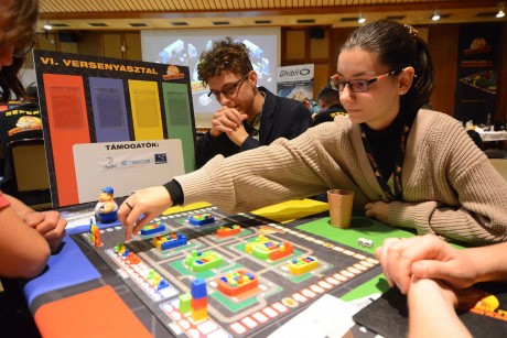 Szállíts okosan és nyerj – logisztikai társasjáték verseny diákoknak